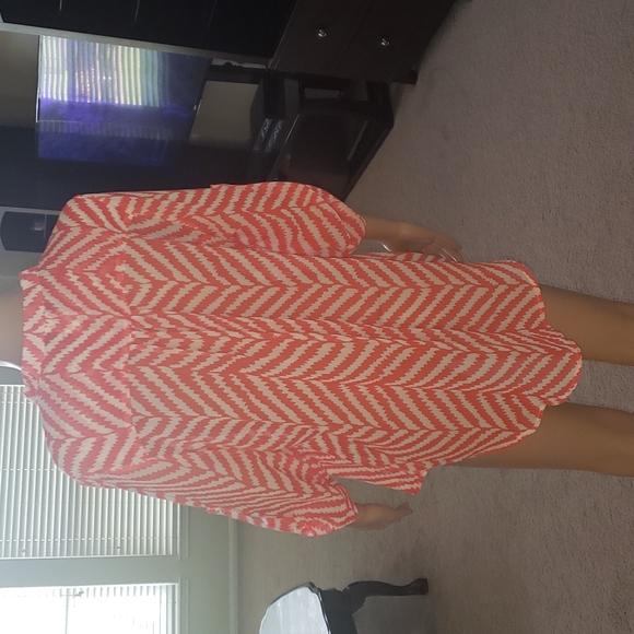 Signature Studio l Henley vneck button tab dramatic sleeve semisheer chevron - Picture 3 of 7